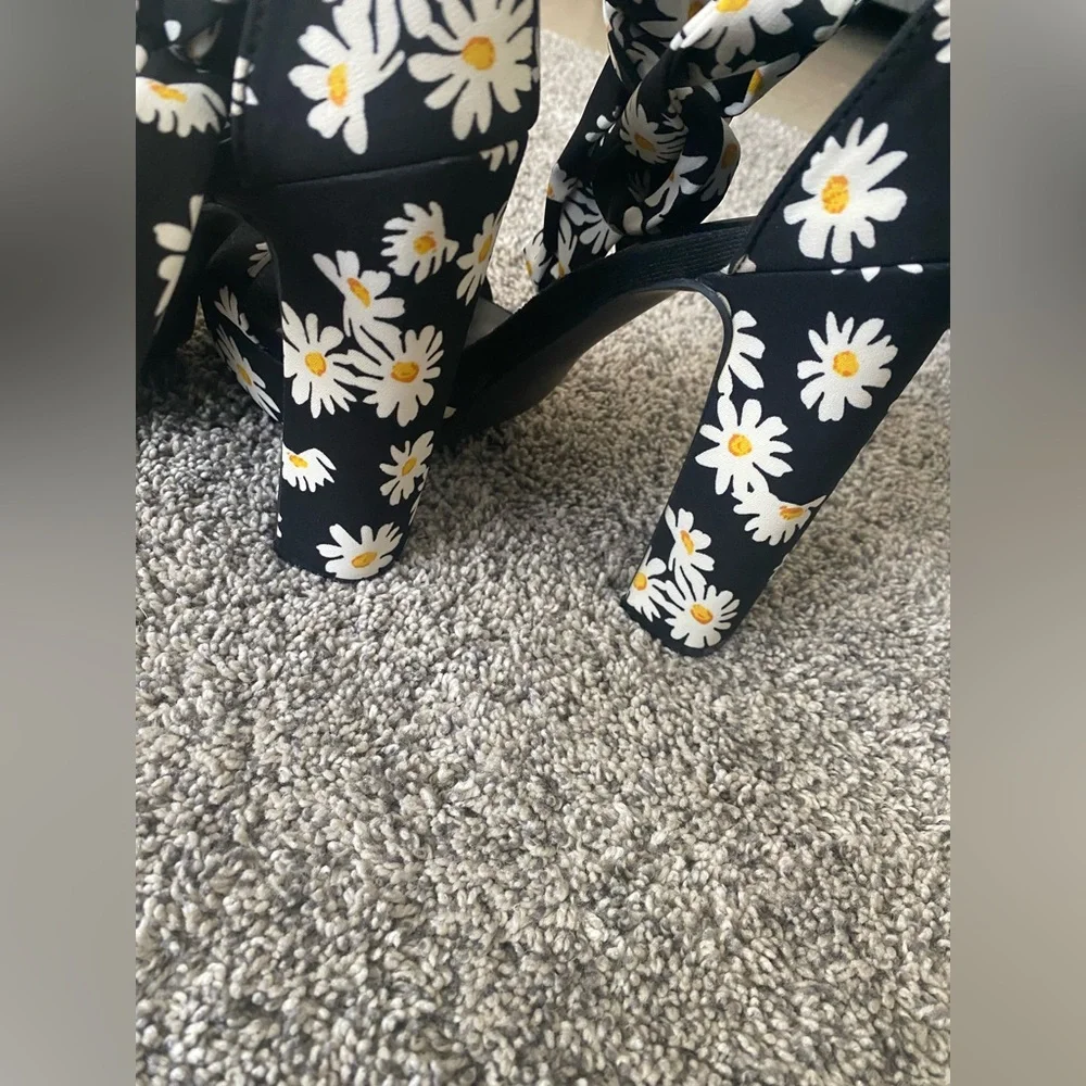 Floral Platform Heels - Black and White